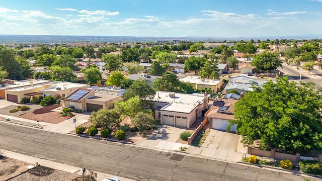 6345 Avenida La Costa NE, Albuquerque, NM 87109