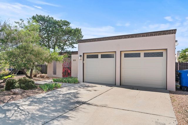 6345 Avenida La Costa NE, Albuquerque, NM 87109