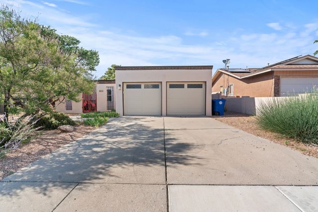 6345 Avenida La Costa NE, Albuquerque, NM 87109
