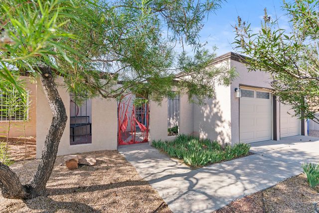 6345 Avenida La Costa NE, Albuquerque, NM 87109