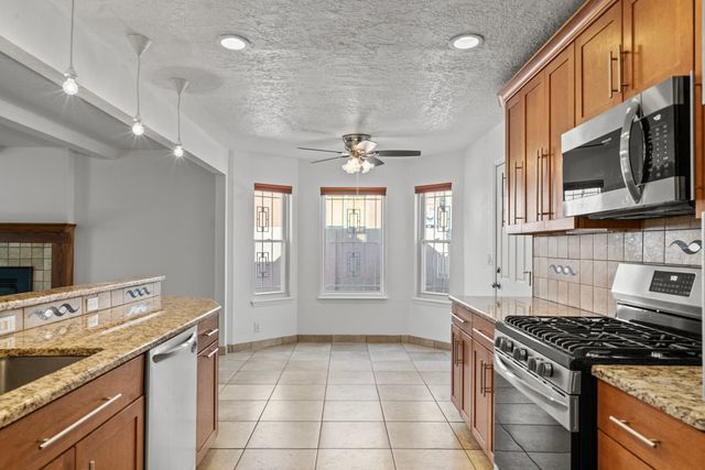 6345 Avenida La Costa NE, Albuquerque, NM 87109