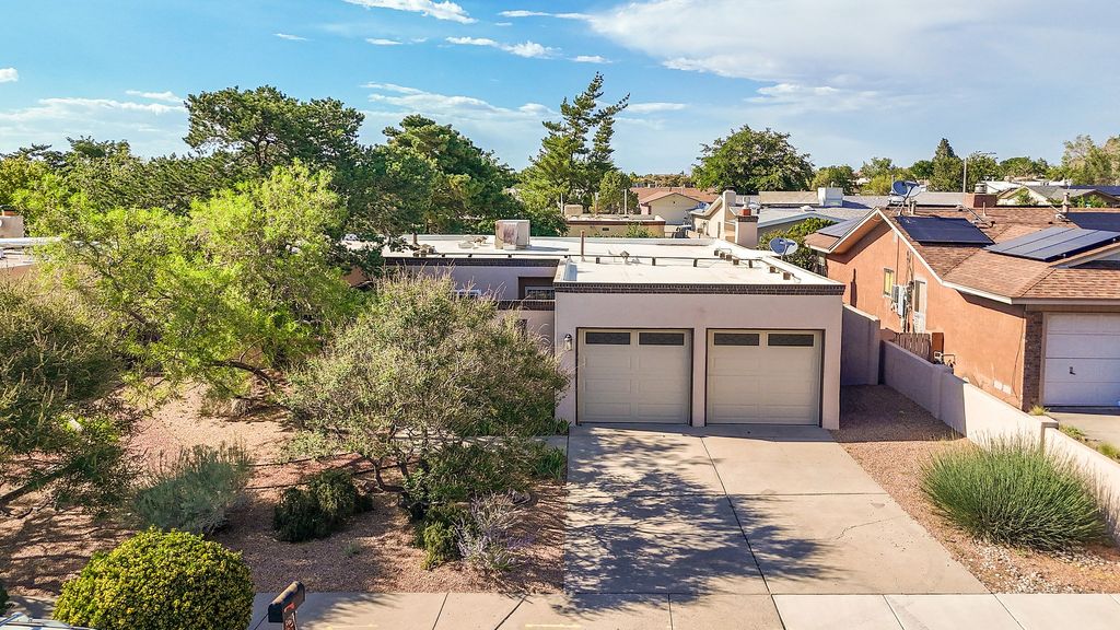 6345 Avenida La Costa NE, Albuquerque, NM 87109