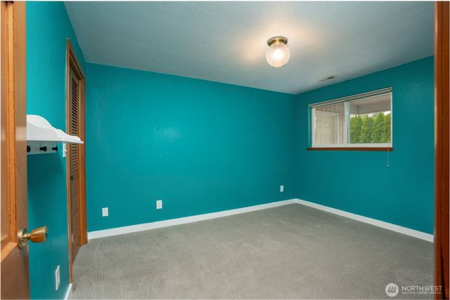 1045 Sunrise Lane, Fircrest, WA 98466