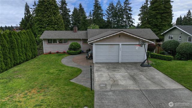 1045 Sunrise Lane, Fircrest, WA 98466