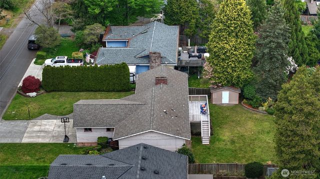 1045 Sunrise Lane, Fircrest, WA 98466