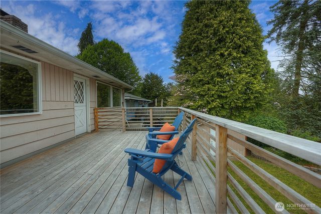 1045 Sunrise Lane, Fircrest, WA 98466