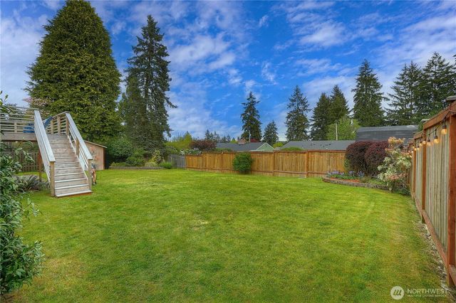 1045 Sunrise Lane, Fircrest, WA 98466