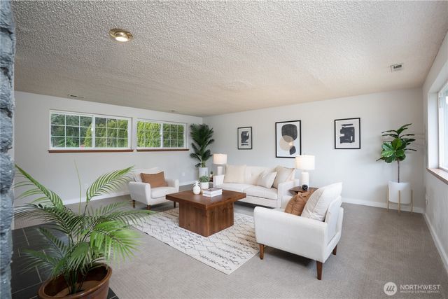 1045 Sunrise Lane, Fircrest, WA 98466