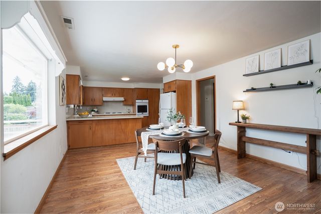 1045 Sunrise Lane, Fircrest, WA 98466