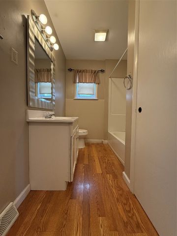 925 E 34TH Street, Erie, PA 16504