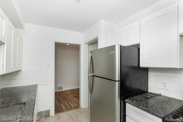 20747 Caledonia Avenue, Hazel Park, MI 48030