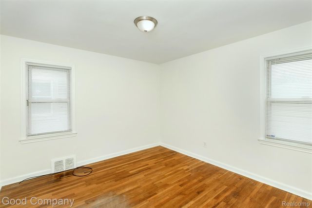 20747 Caledonia Avenue, Hazel Park, MI 48030