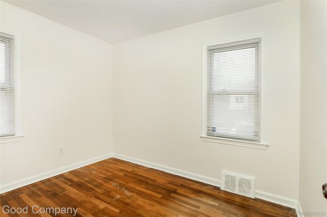 20747 Caledonia Avenue, Hazel Park, MI 48030