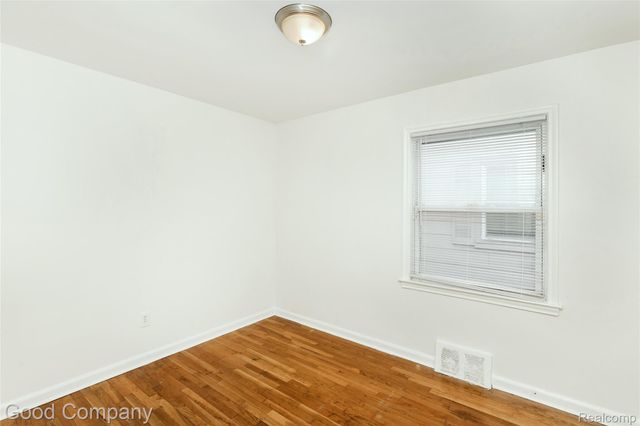 20747 Caledonia Avenue, Hazel Park, MI 48030