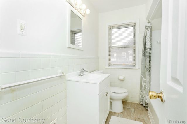 20747 Caledonia Avenue, Hazel Park, MI 48030