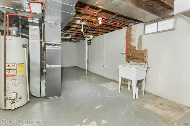 20747 Caledonia Avenue, Hazel Park, MI 48030