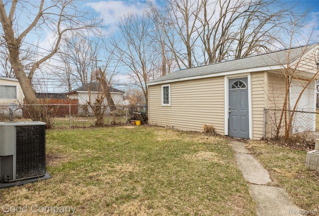 20747 Caledonia Avenue, Hazel Park, MI 48030