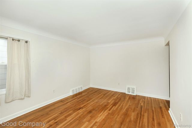 20747 Caledonia Avenue, Hazel Park, MI 48030