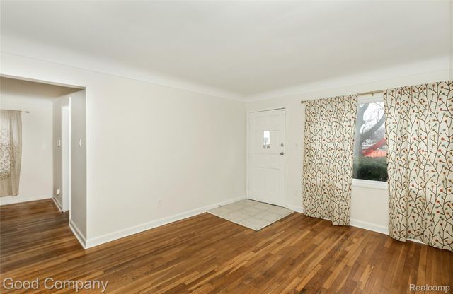 20747 Caledonia Avenue, Hazel Park, MI 48030