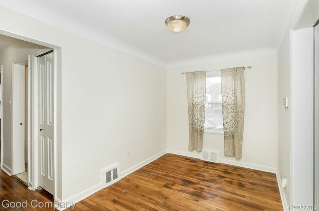 20747 Caledonia Avenue, Hazel Park, MI 48030