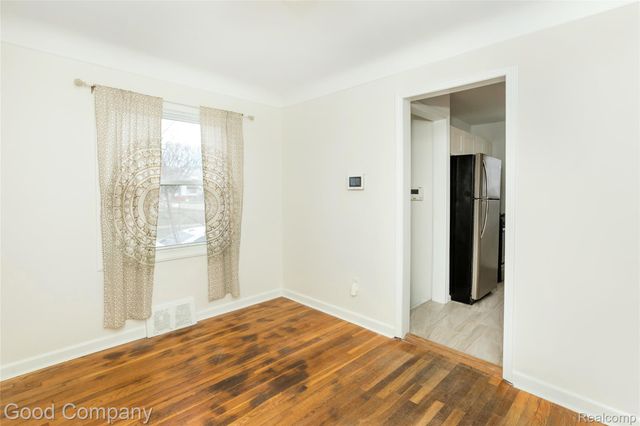 20747 Caledonia Avenue, Hazel Park, MI 48030