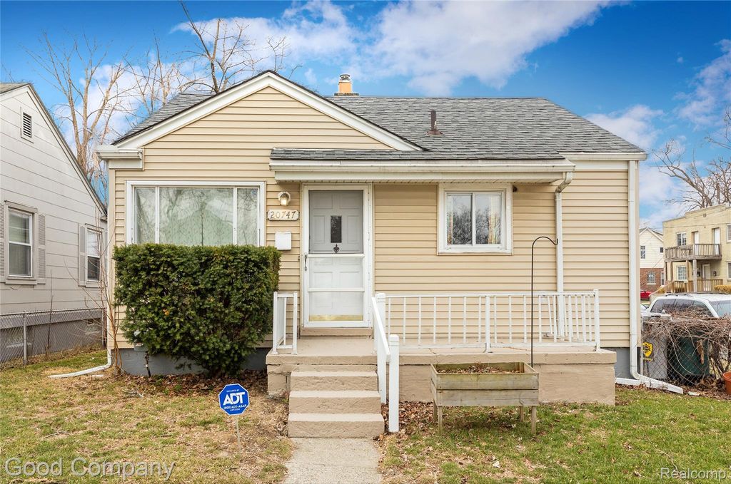 20747 Caledonia Avenue, Hazel Park, MI 48030