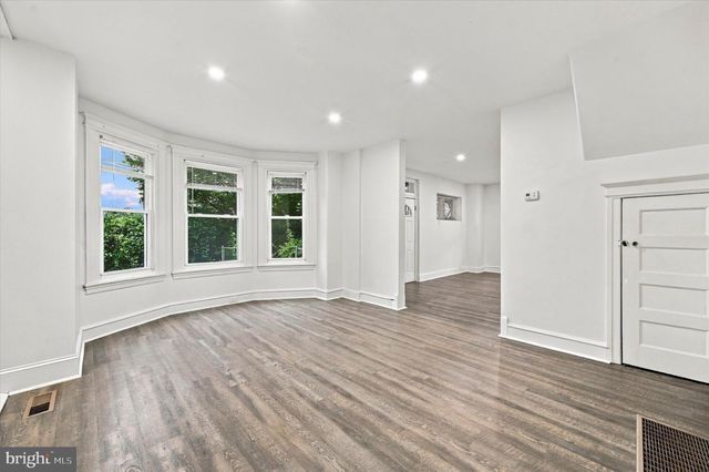 482 MARTIN ST, Philadelphia, PA 19128