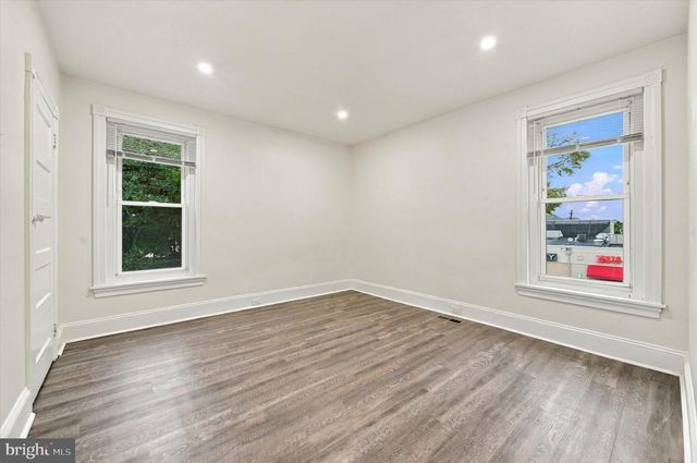 482 MARTIN ST, Philadelphia, PA 19128