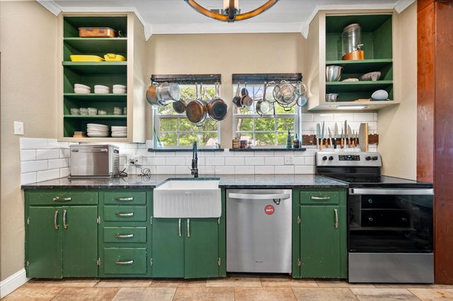 211 SW 4th Street, Kerens, TX 75144