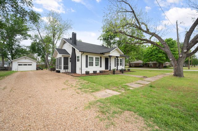 211 SW 4th Street, Kerens, TX 75144