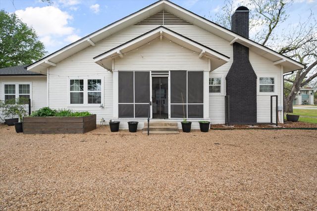 211 SW 4th Street, Kerens, TX 75144