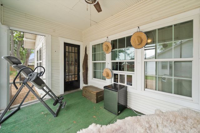 211 SW 4th Street, Kerens, TX 75144