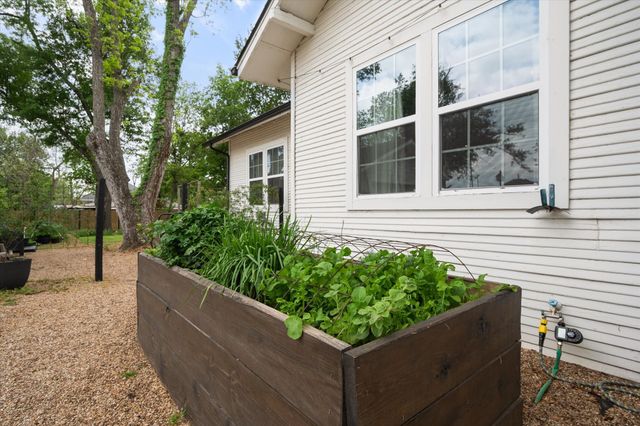 211 SW 4th Street, Kerens, TX 75144