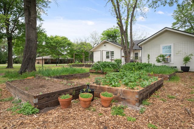 211 SW 4th Street, Kerens, TX 75144