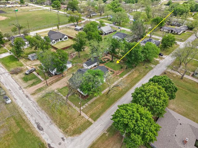 211 SW 4th Street, Kerens, TX 75144