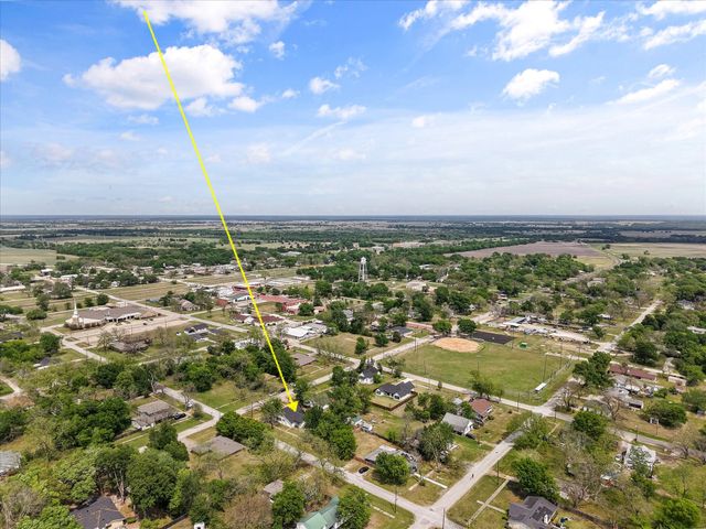 211 SW 4th Street, Kerens, TX 75144