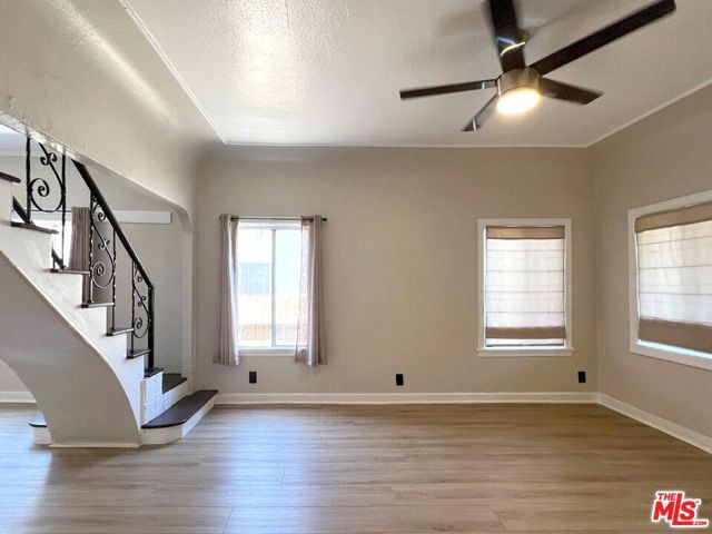 5325 2nd Avenue, Los Angeles, CA 90043