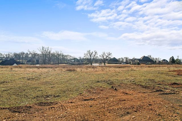 Ozark Acres Drive, Bentonville, AR 72713