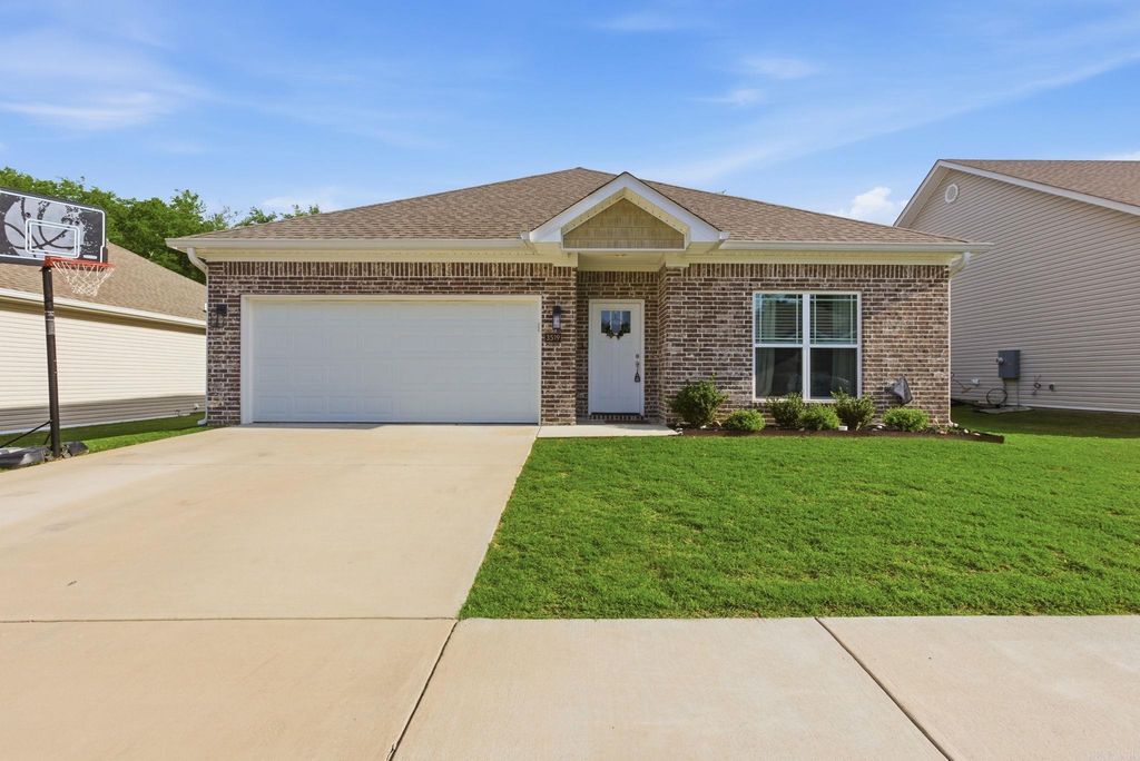 3519 Village Walk Drive, Bryant, AR 72022