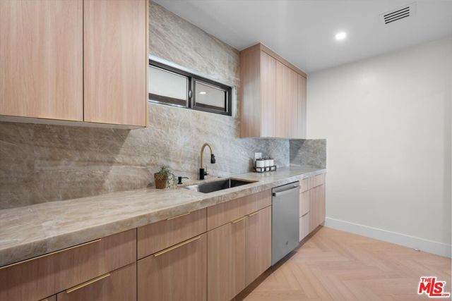 4847 Brewster Drive, Tarzana (los Angeles), CA 91356