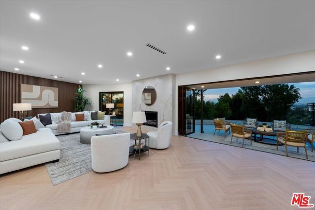 4847 Brewster Drive, Tarzana (los Angeles), CA 91356