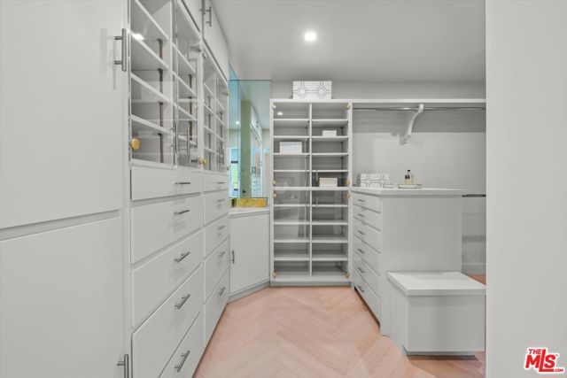4847 Brewster Drive, Tarzana (los Angeles), CA 91356