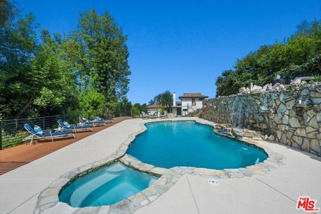 4847 Brewster Drive, Tarzana (los Angeles), CA 91356