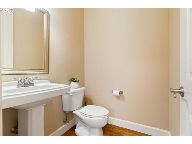 8175 Sw LAURELWOOD Ct, Portland, OR 97225