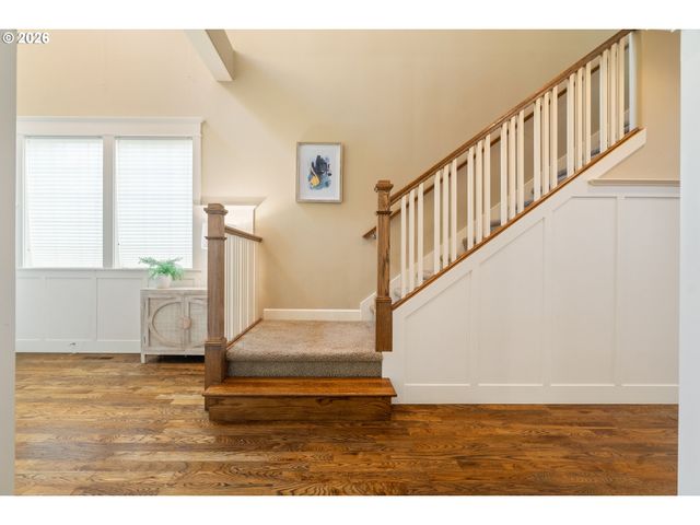 8175 Sw LAURELWOOD Ct, Portland, OR 97225