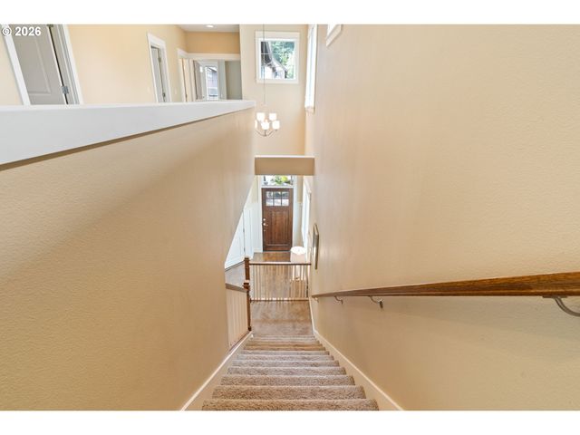 8175 Sw LAURELWOOD Ct, Portland, OR 97225