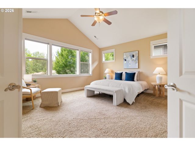 8175 Sw LAURELWOOD Ct, Portland, OR 97225