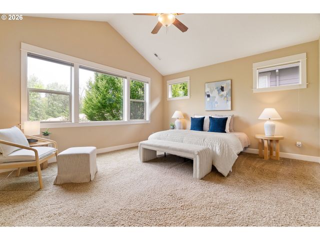 8175 Sw LAURELWOOD Ct, Portland, OR 97225