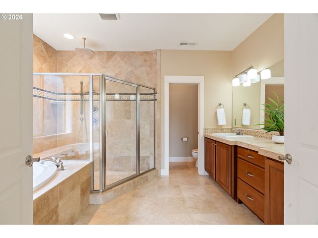 8175 Sw LAURELWOOD Ct, Portland, OR 97225