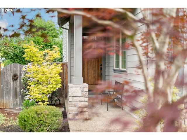 8175 Sw LAURELWOOD Ct, Portland, OR 97225
